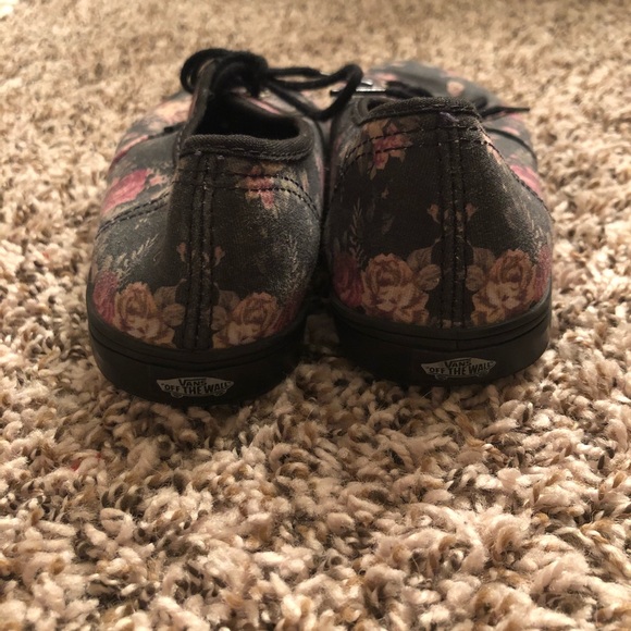 Floral vans - Picture 3 of 4